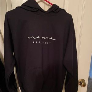Mama 2022 hoodie medium